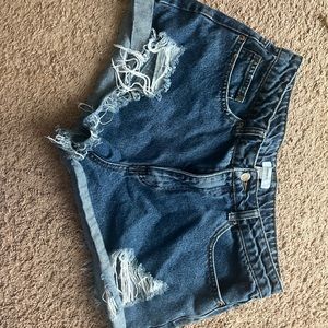 Jean damaged shorts